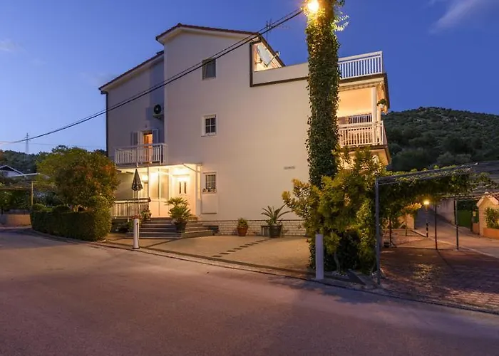 Apartments Luka - Trogir, Marina 150M From The Beach