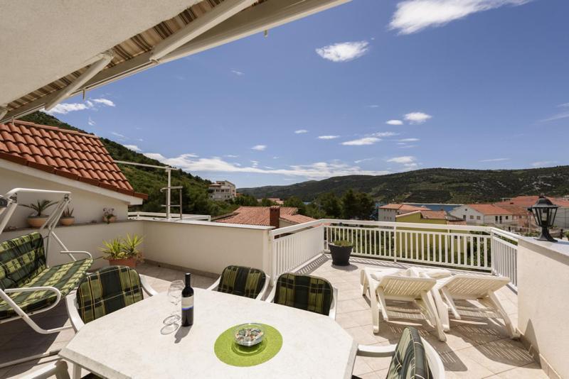 Luka - Trogir, 150m From The Apartment *