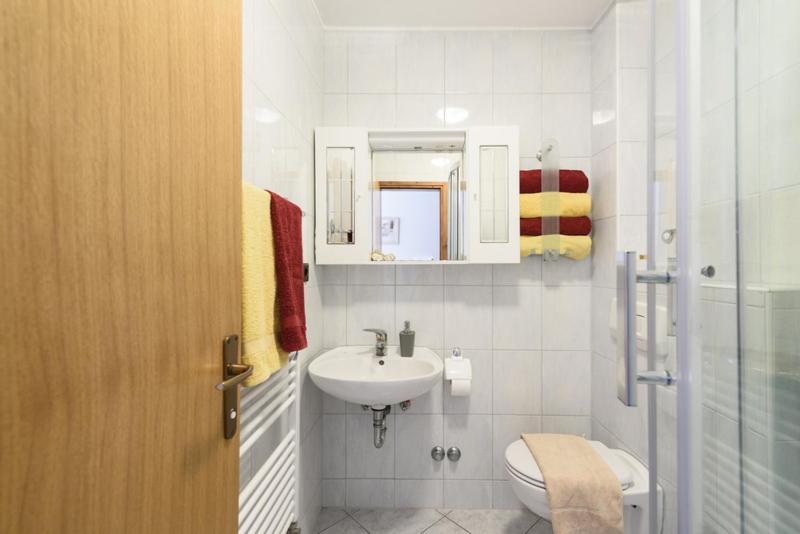 Luka - Trogir, 150m From The