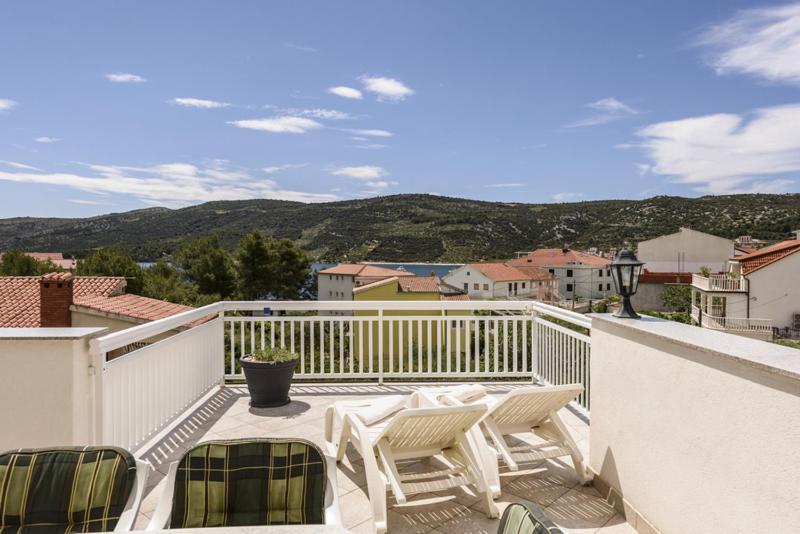 Luka - Trogir, 150m From The Apartment